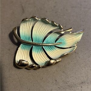 Phenomenal Vintage Leaf Brooch (1940’s)